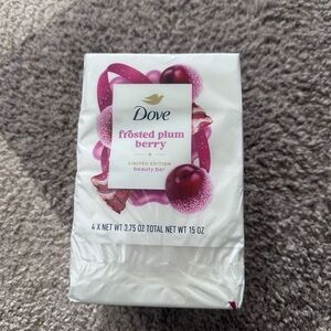 Set of (4) Dove Frosted Plum Berry Limited Edition Holiday Treats Soap Bars- New